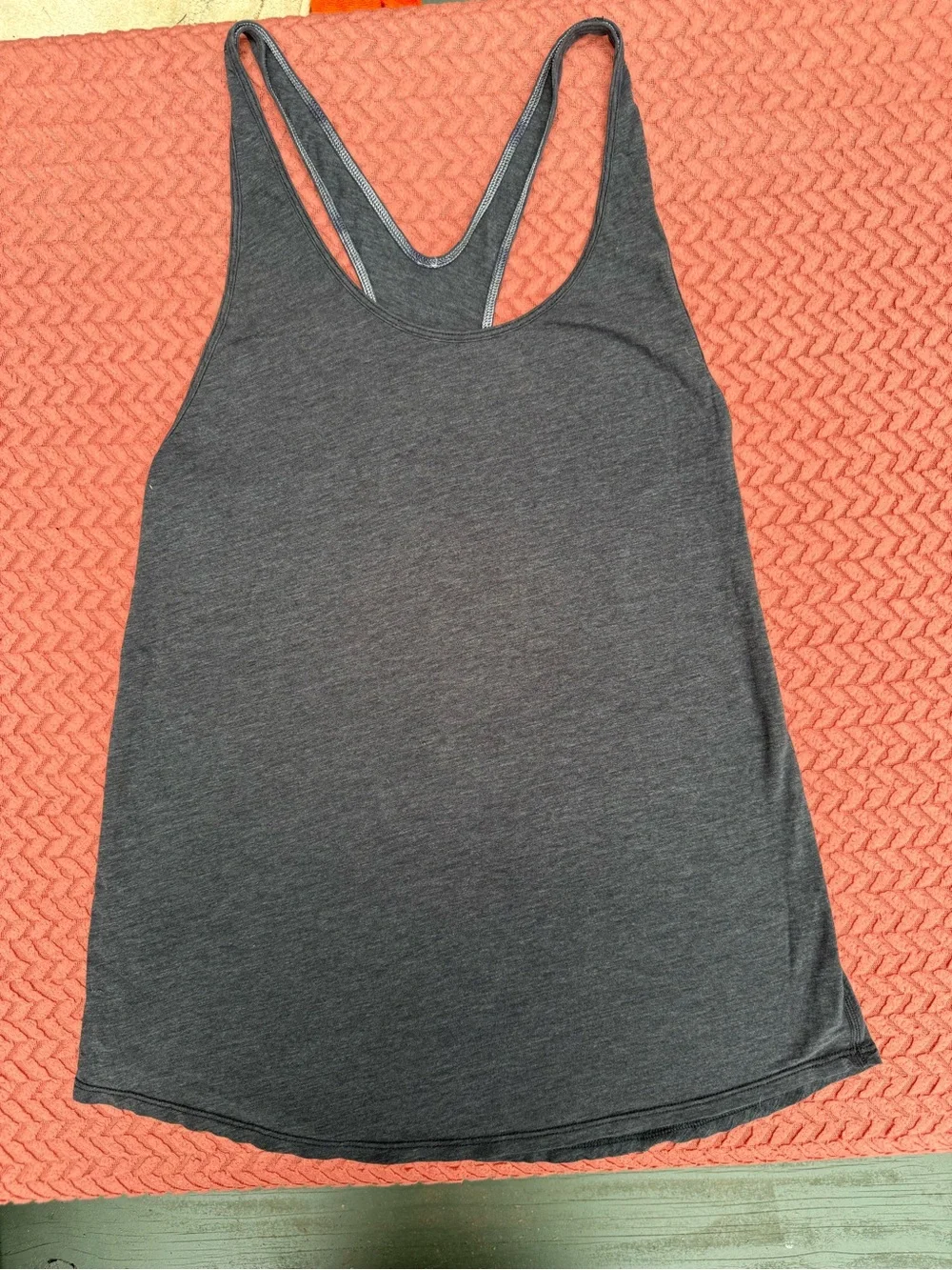 Lululemon lot of 5 tank tops size 6 excellent condition most not worn